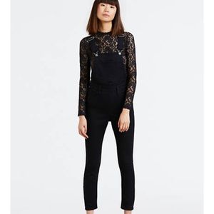 NWT Levi’s Black Skinny overalls